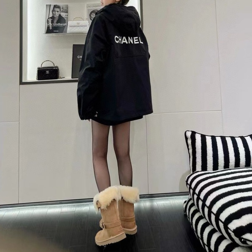 Chanel Women's Black Jacket Oversized - Picture 7 of 16